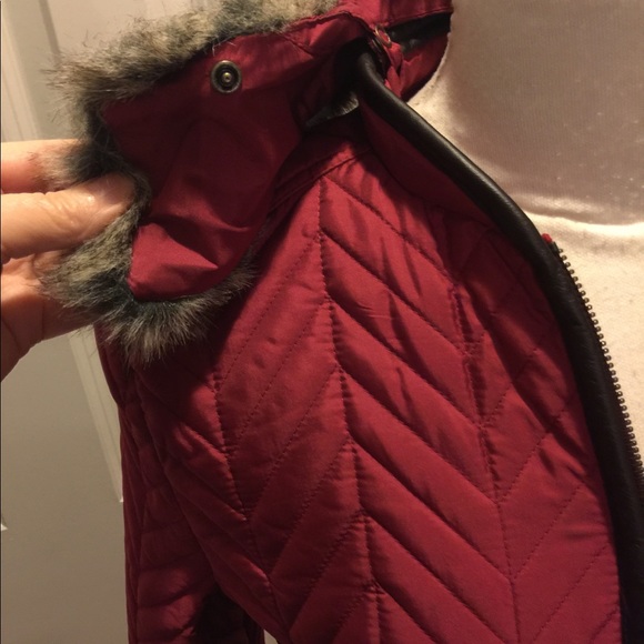 Light-weight quilted jacket with removable collar - Picture 3 of 10